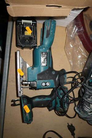 3 stk. akku håndværktøj MAKITA med batteri og lader samt slagboremaskine