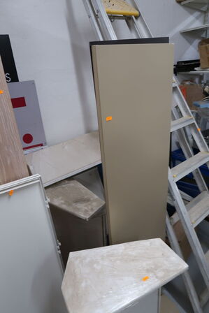 Div. Varelager, karme, reoler m.m.