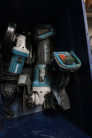 4 stk. akku håndværktøj MAKITA DJR187, DGA506 m.fl.