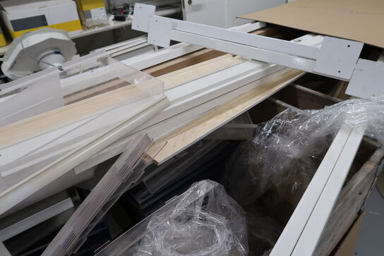 Div. Varelager, karme, reoler m.m.