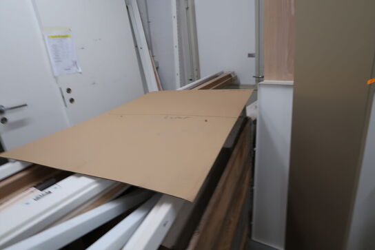 Div. Varelager, karme, reoler m.m.