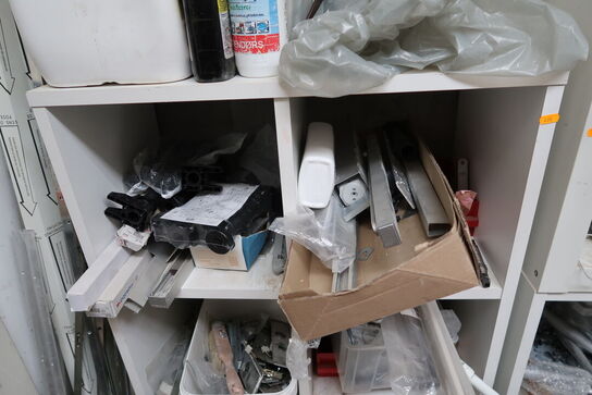 2 stk. lagerreoler med div. Varelager