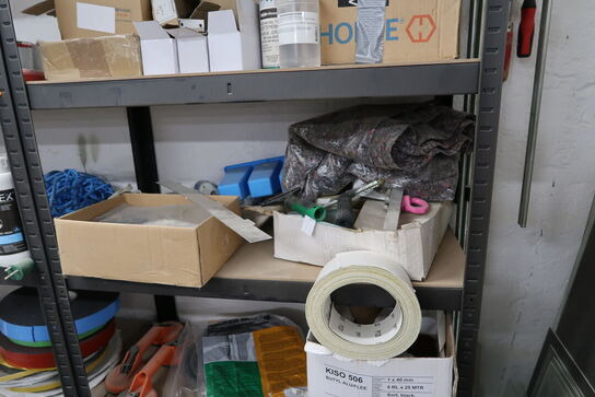 3 fag lagerreoler med div. Skruer m.m.