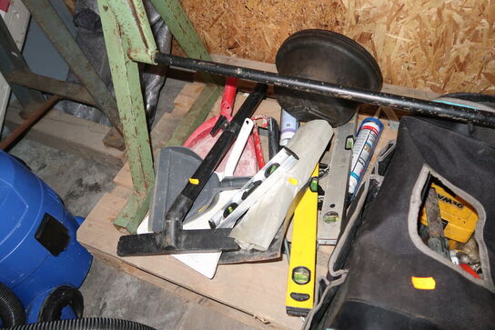 Div. Værktøj samt taske