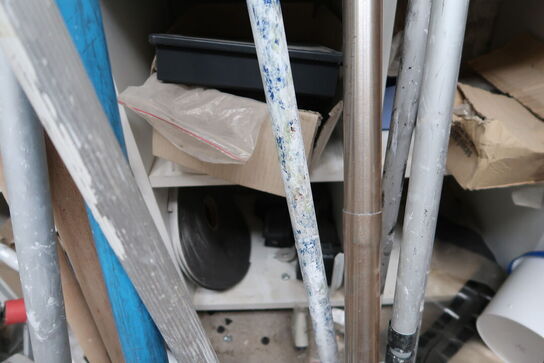 2 stk. lagerreoler med div. Varelager