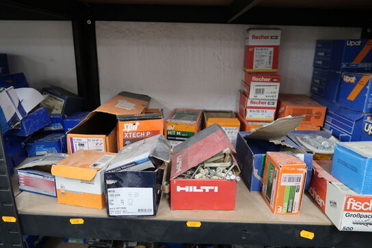 2 fag lagerreoler med div. Skruer m.m.