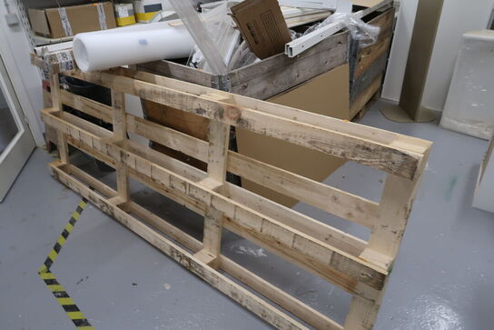 Div. Varelager, karme, reoler m.m.