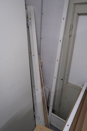 Div. Varelager, værktøj, døre m.m.