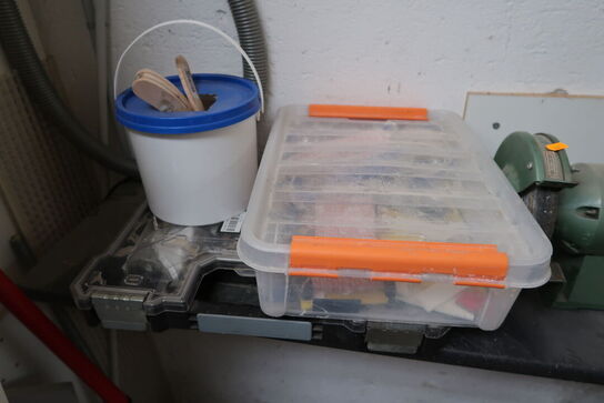 Bænksliber SUMEC samt div. Varelager