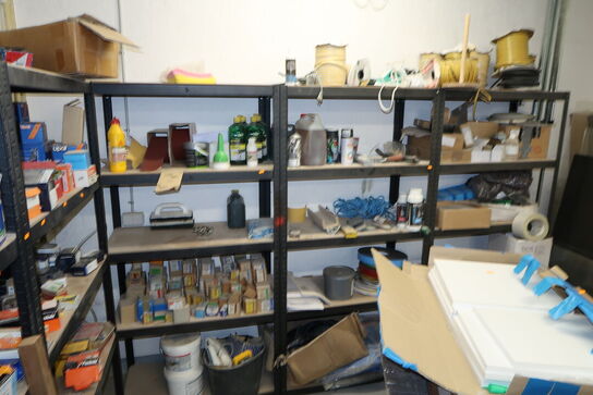 3 fag lagerreoler med div. Skruer m.m.