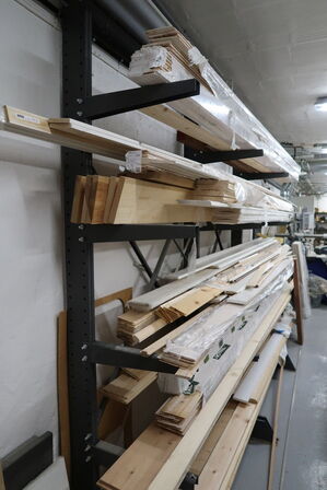 Grenreol samt reol (læs beskrivelse)