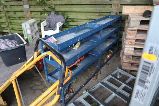 Stativ til glasplader, skraldespand samt reolindbygning til biler