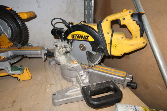 Kap/geringssav DEWALT DWS773-QS