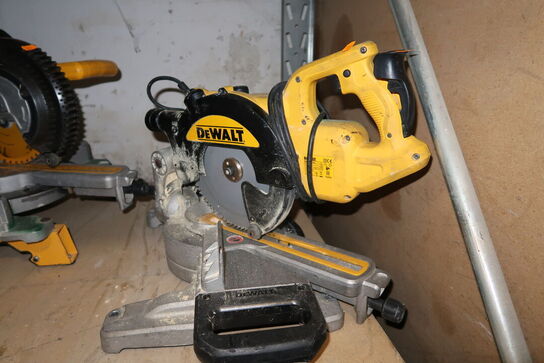 Kap/geringssav DEWALT DWS773-QS