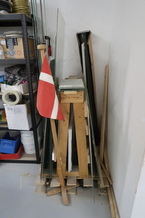 Stativ med div. Glas m.m.