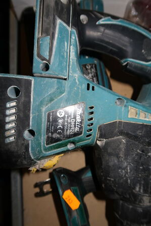 3 stk. akku håndværktøj MAKITA med batteri og lader samt slagboremaskine