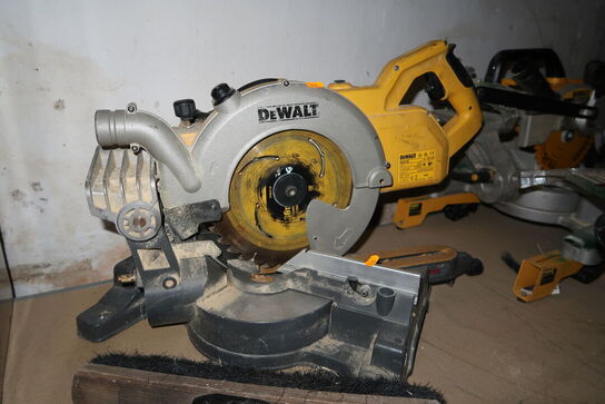 Kap/geringssav DEWALT DCS778