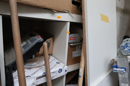 2 stk. lagerreoler med div. Varelager