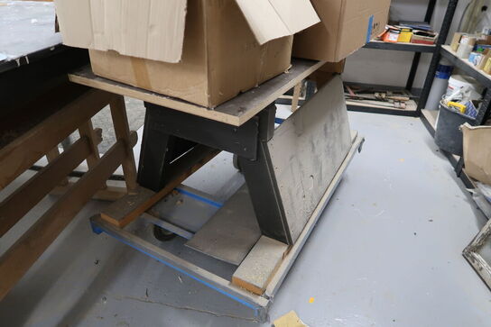 Vogn med div. Varelager samt håndvask