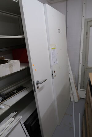 Div. Varelager, værktøj, døre m.m.