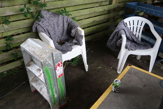 Trappetrin JUMBO samt plastikhavestole