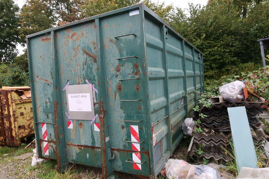 Affaldsontainer med indhold