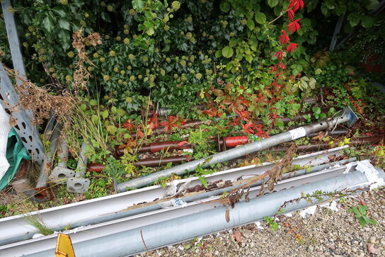 Div. Jernbjælker, tagsten, mursten m.m. 