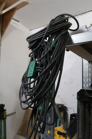 3 stk. kabeltromler samt forlængerledninger