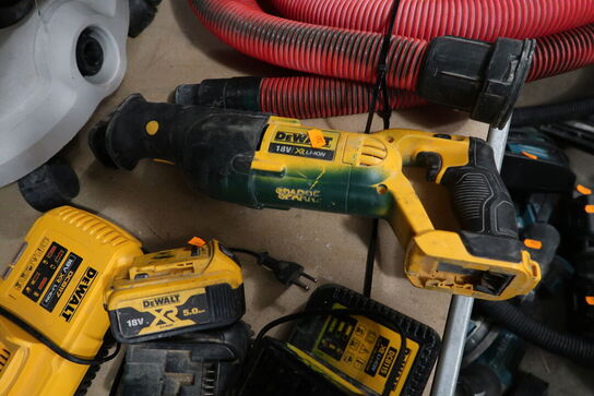 Akku håndværktøj DEWALT DCS380 med 3 stk. ladere og 2 stk. batterier 