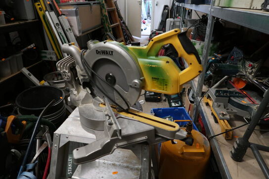 Kap/geringssav DEWALT DWS788-QS