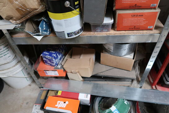 Lagerreol med div. Skruer m.m.