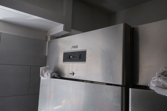Fryseskab SAGI FD70BT