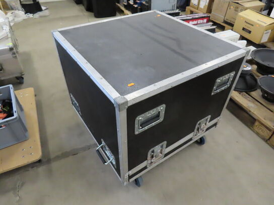 Osteklokke flightcase