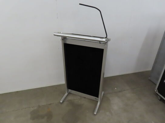 Talerpult med indbyggede kontakter og stik