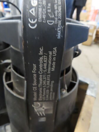 8 stk. lamper i kasse ELECTRONIC THEATRE CONTROLS