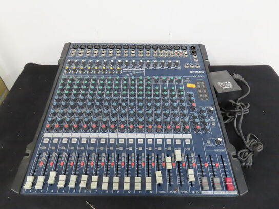 Mixer YAMAHA MG206C