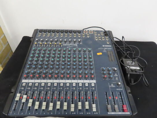 Mixer YAMAHA MG166C