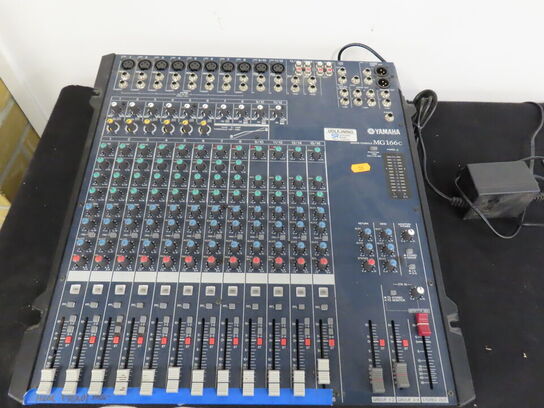 Mixer YAMAHA MG166C