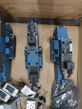 Ventiler MANNESMANN REXROTH m.v. (se billeder)