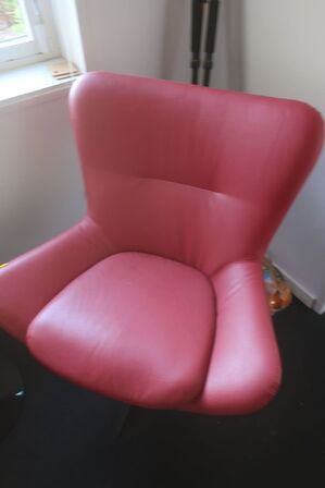 2 stk. stole HJORT KNUDSEN, bord og skin