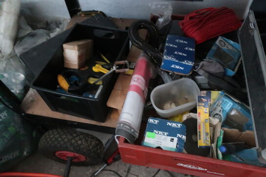 Værkstedsbænk, højtryksrenser, værktøj m.m. 