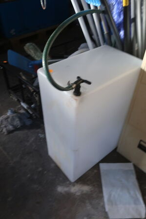 Rengøringsvogn, trækvogn og kosteskafte/stænger