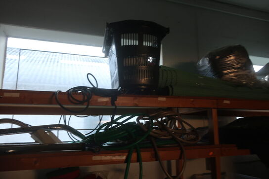 Alt i reol og lige foran "se billeder" 