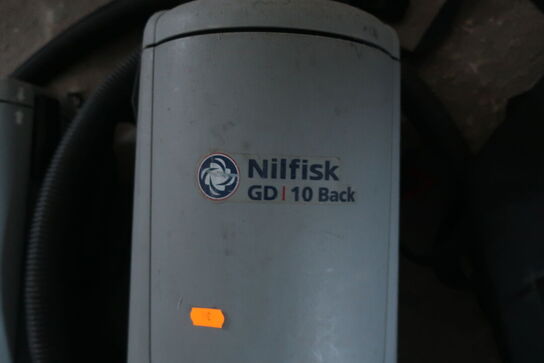2 stk. rygstøvsuger NILFISK GD 10 BACK