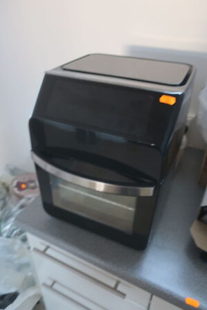 2 stk. kaffemaskiner, elkedel og airfryer ovn