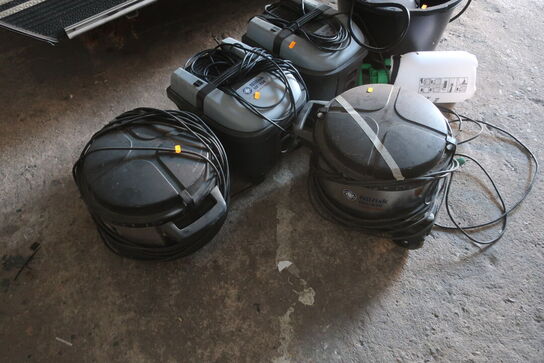 4 stk. støvsuger NILFISK og 3 stk. sprøjter