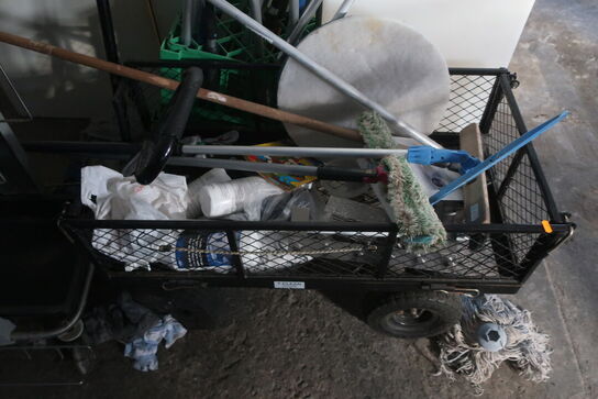 Rengøringsvogn, trækvogn og kosteskafte/stænger