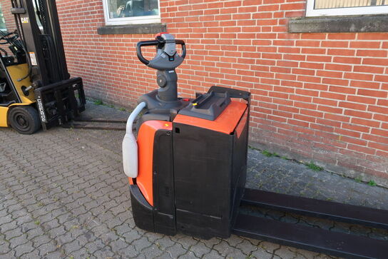 El-Palleløfter med lange gafler TOYOTA LPE250
