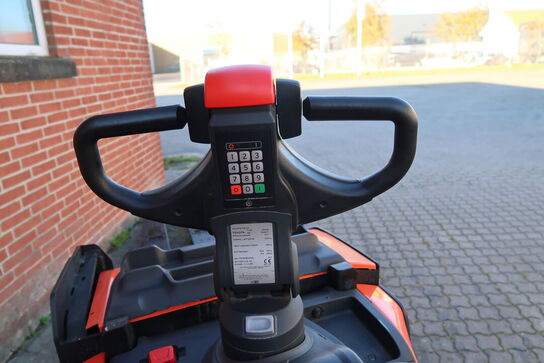 El-Palleløfter med lange gafler TOYOTA LPE250