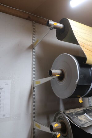Krympeplast COVALENCE samt stativ
